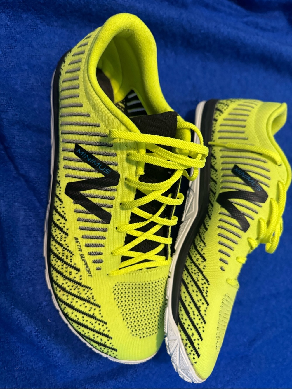 New Balance Neon Yellow Minimus Men's Athletic Running Shoes - Picture 4 of 8
